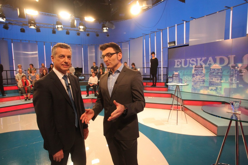 Iñigo Urkullu lehendakaria, Xabier Usabiaga aurkezlearekin. (Argazkia: EiTB)