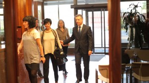 Iñigo Urkullu eta bere emaztea, Miramongo estudioetan. (Argazkia: EiTB)