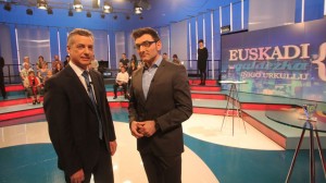 Iñigo Urkullu lehendakaria, Xabier Usabiaga aurkezlearekin. (Argazkia: EiTB)