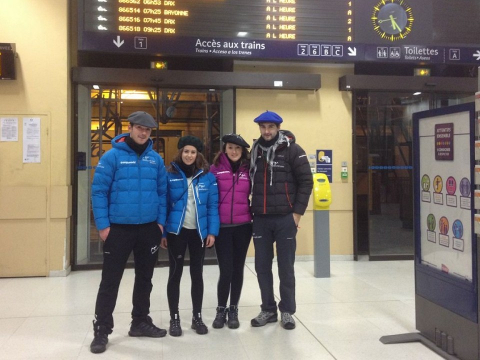 Txapela buruan saioko partaideak bidaia hasteko prest