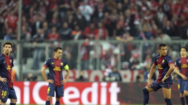 De izquierda a derecha: Messi, Xavi y Alexis. Foto: EFE