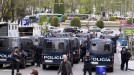 La Policía ha desplegado un amplio dispositivo de seguridad en las inmediaciones del Congreso. (EFE) title=