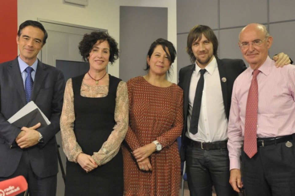 Itziar Laka (catedrática de lingüística de la UPV/EHU), Guillermo Dorronsoro (decano de la Deusto Business School), Lourdes Fernández (directora de Alhóndiga Bilbao) y Pedro Luis Uriarte (EEE)