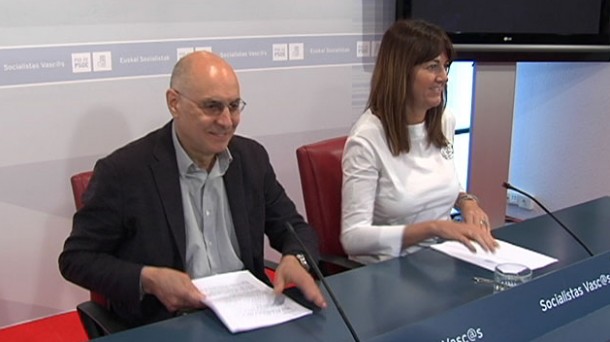 Rodolfo Ares e Idoia Mendia en una rueda de prensa. Foto: EiTB