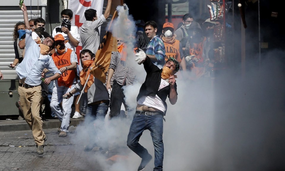 Istiluak Turkiako manifestazio batean. EFE.