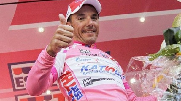 El color del maillot de líder hace referencia a los orígenes de la carrera. Efe.