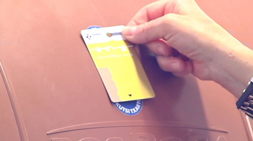 Zumaia tendrá contenedores con chip, tarjetas personalizadas y bolsas con código.