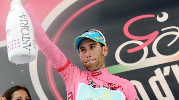 Nibali da Italiako Giroko liderra. EFE.