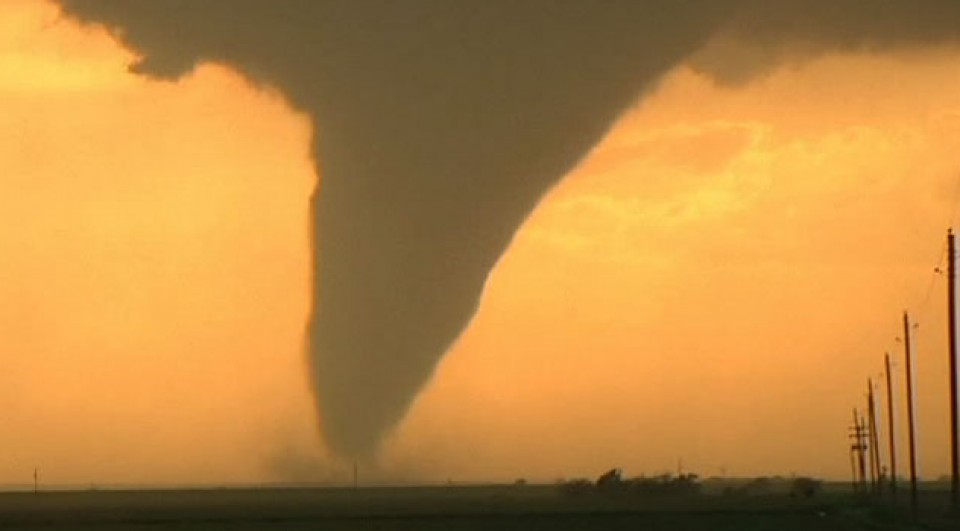 Los tornados ponen en alerta el centro de EE. UU.