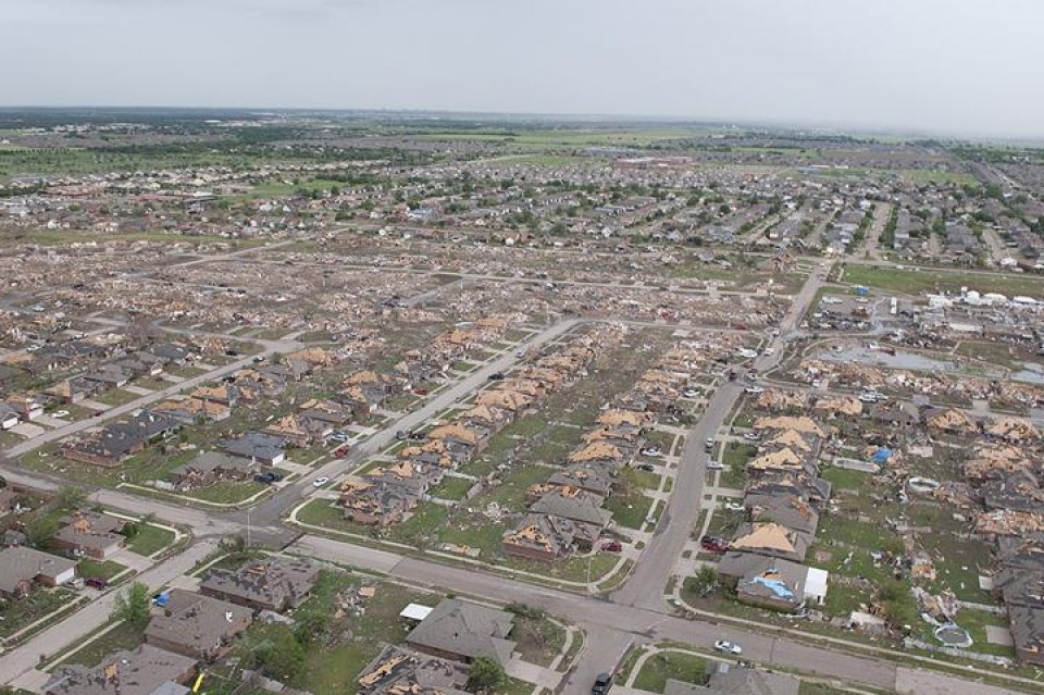 Zona arrasada por el tornado en Oklahoma.