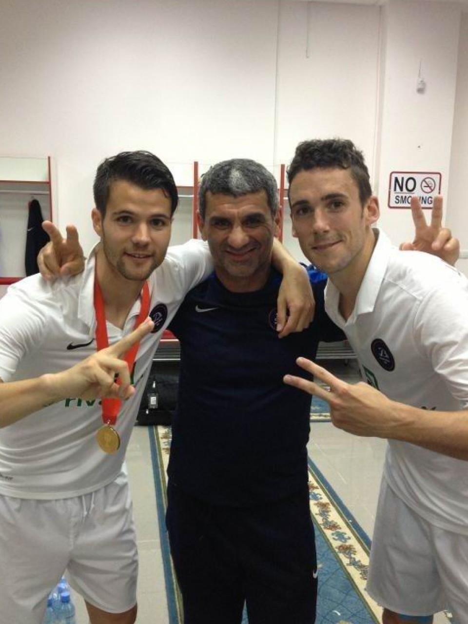 Carlos Coto y Ustarirz tras ganar la Copa. Foto: U.A.