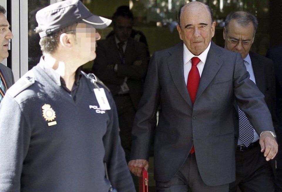 Emilio Botín, presidente del Banco Santander, tras declarar ante el juez. Foto: EFE