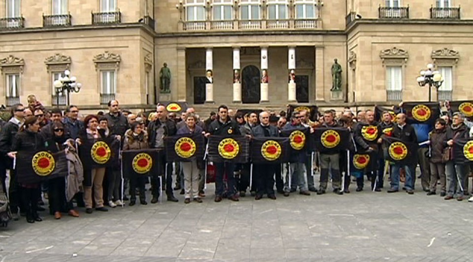 Protesta en Vitoria-Gasteiz contra la decisión del CNS sobre la central de Garoña. Foto: EFE