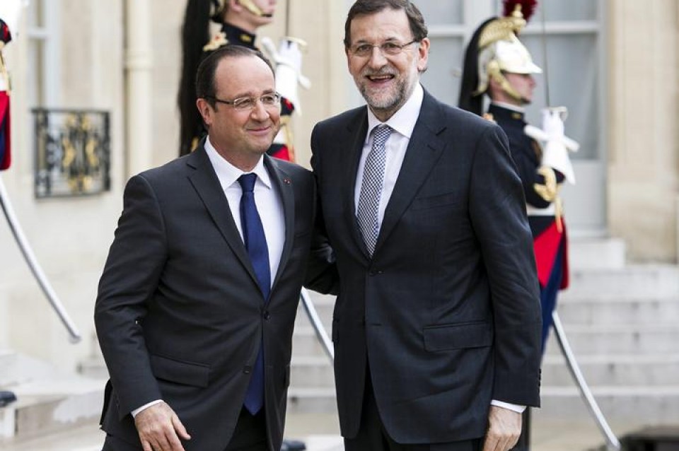 El presidente del Gobierno español, Mariano Rajoy, y su homólogo francés François Hollande. EFE
