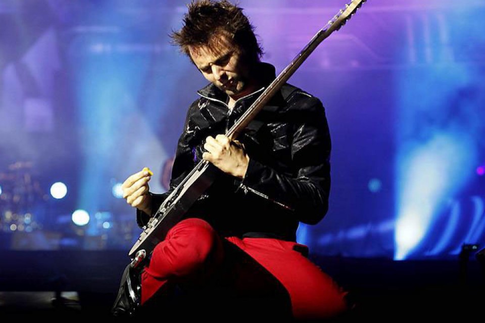 Matt Bellamy, cantante de Muse, en el concierto de Barcelona. Foto: EFE