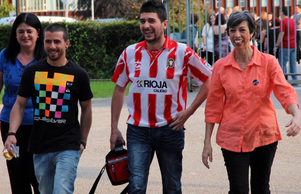 Iñaki, Devi eta Mari Carmen