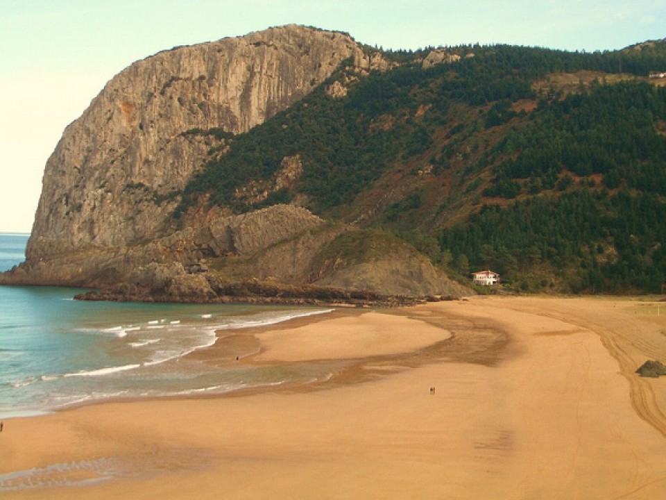 La playa de Laga, imágen de archivo. Foto: EITB.