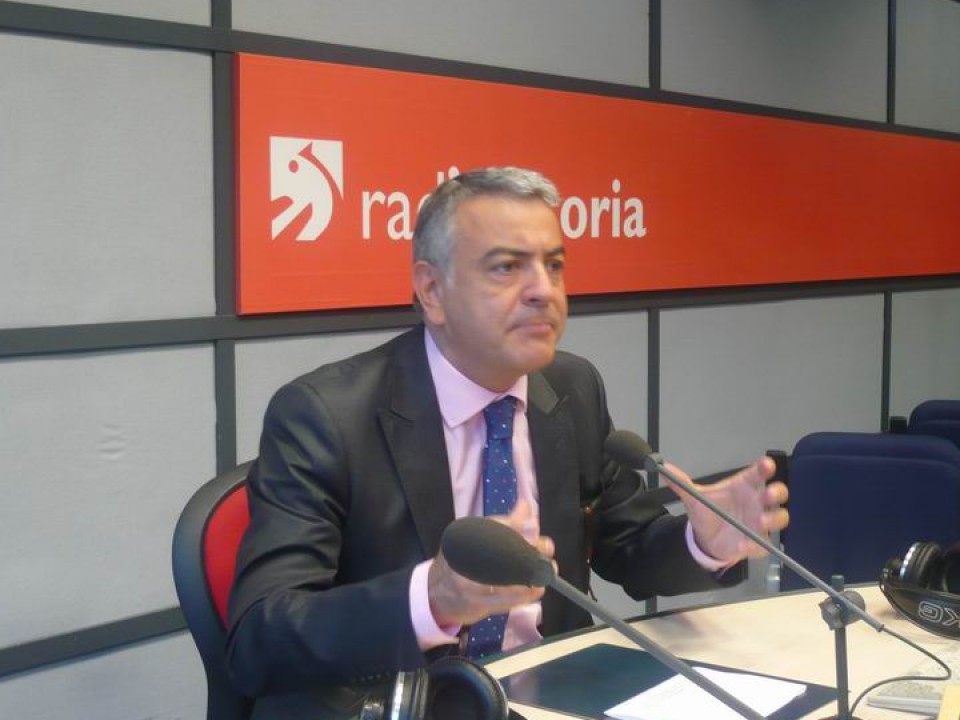 'El pacto PNV-PSE sólo recoge inversiones en Bizkaia y Gipuzkoa'