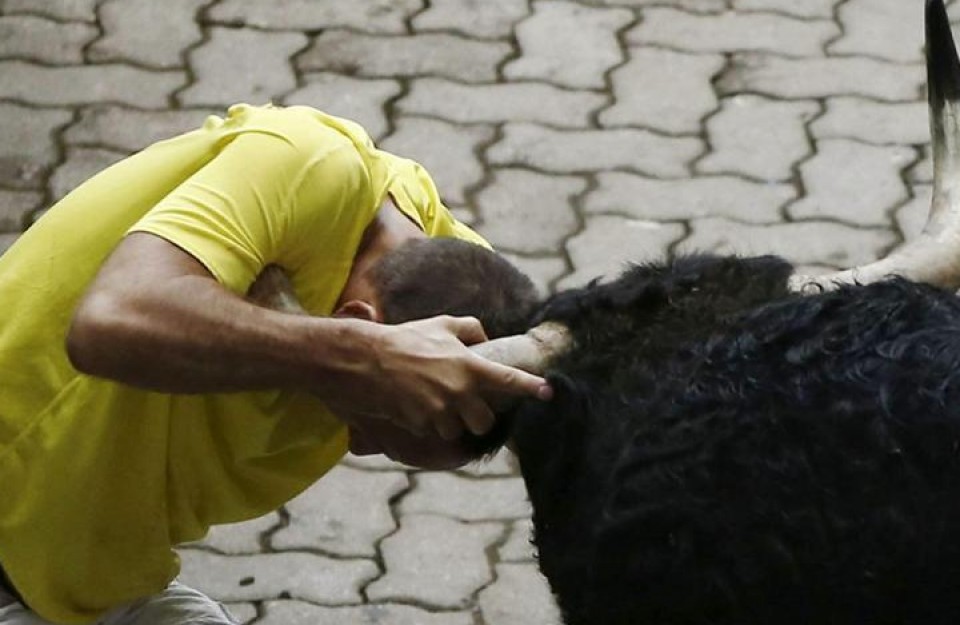 Ostiraleko entzierroa. Argazkia: EFE