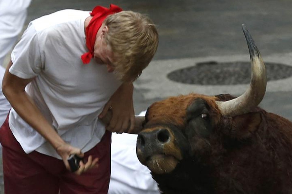 Ostiraleko entzierroa. Argazkia: EFE