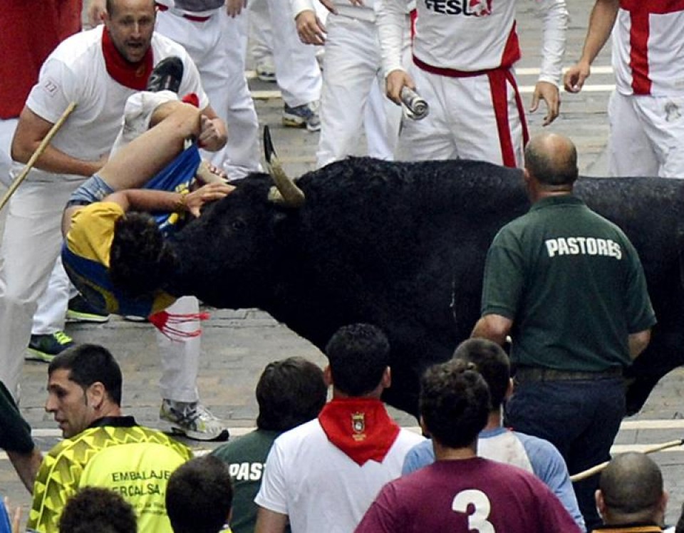 Ostiraleko entzierroa. Argazkia: EFE