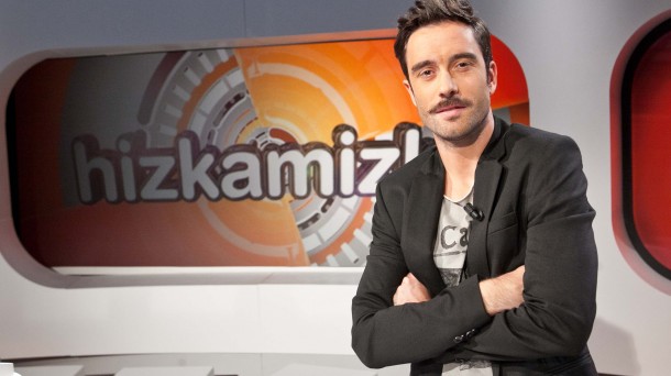 Zuhaitz Gurrutxaga, presentador de 'Hizkamizka'