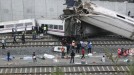 Tren bat errailetik irten da Galizian. Argazkia: EFE title=