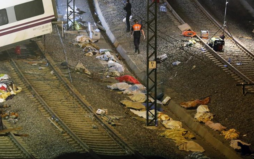 Tren bat errailetik irten da Galizian. Argazkia: EFE