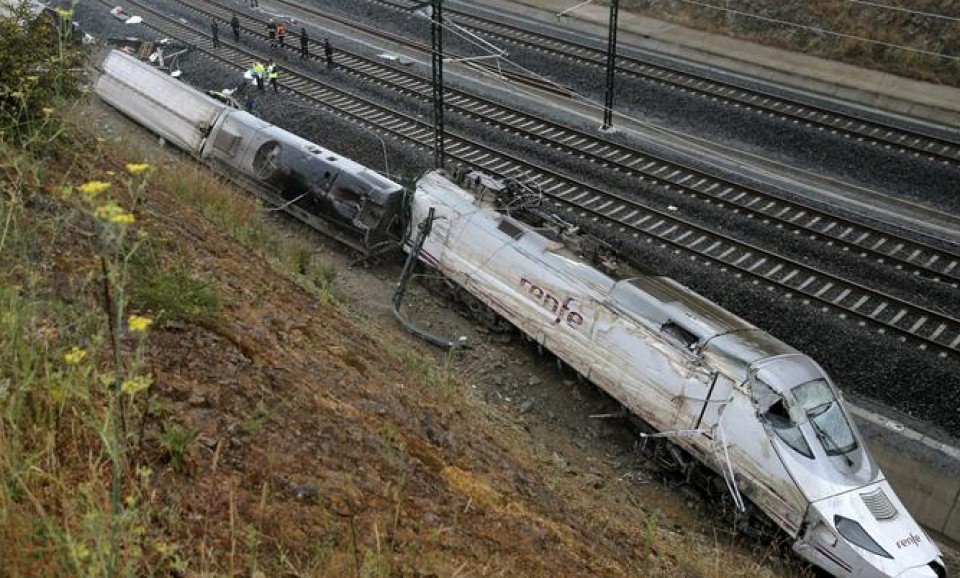 Tren bat errailetik irten da Galizian. Argazkia: EFE