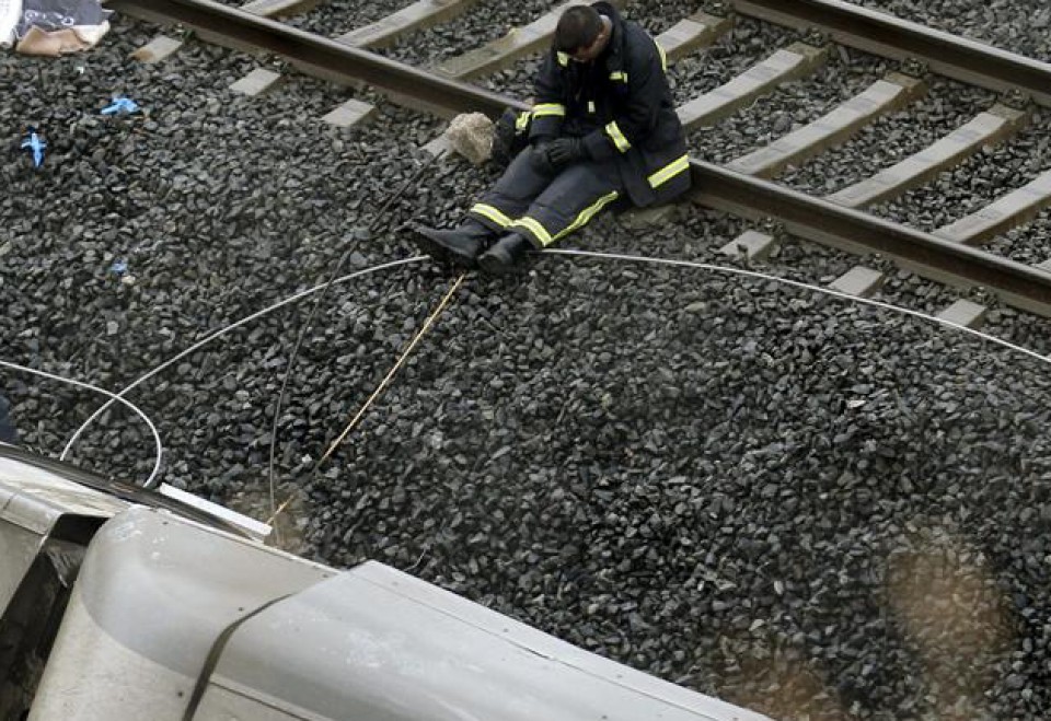 Tren bat errailetik irten da Galizian. Argazkia: EFE