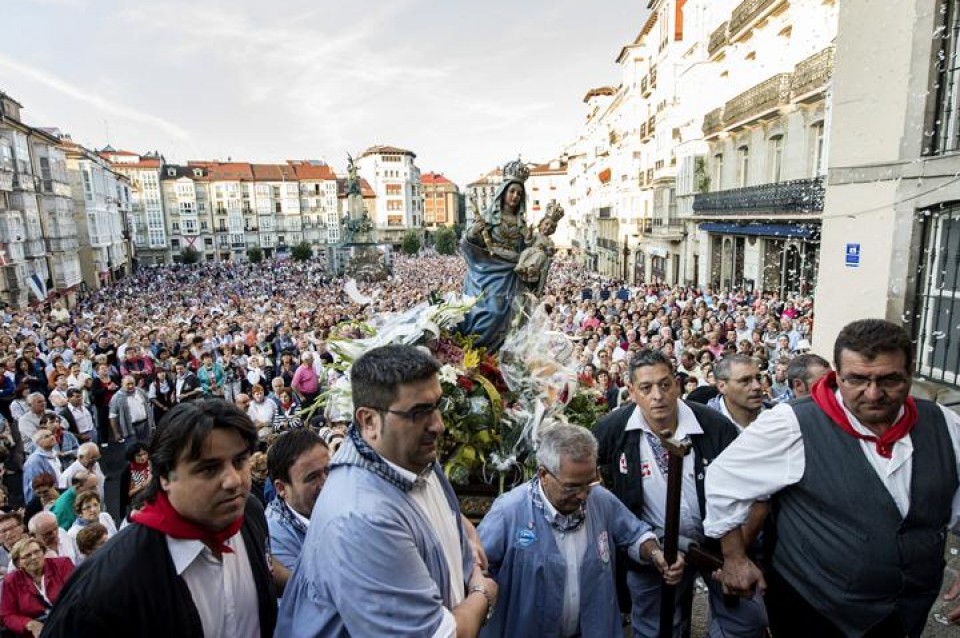 Ama Zuria, Gasteizko kaleetatik. EFE