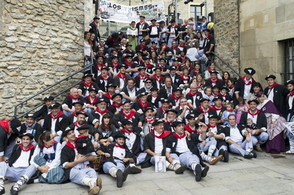 'Los Txismes' koadrilaren talde argazkia. EFE