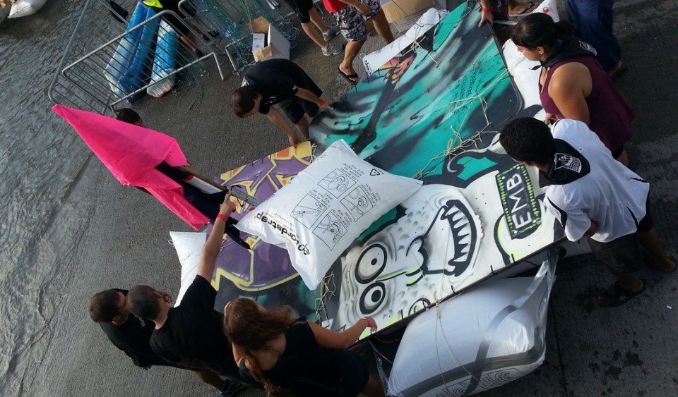 Donostiako piratak abordatzea prestatzen ari dira. Argazkia: Xabi Unanue