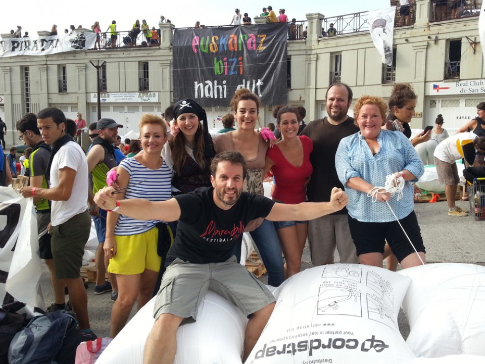 'Goenkale'ko piratak abordatzea prestatzen ari dira. Argazkia: Xabi Unanue