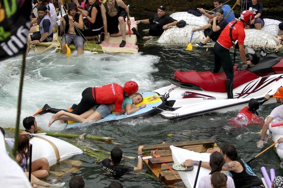 Gurutze Gorriak hipotermia duen gazte bat artatu du. EFE