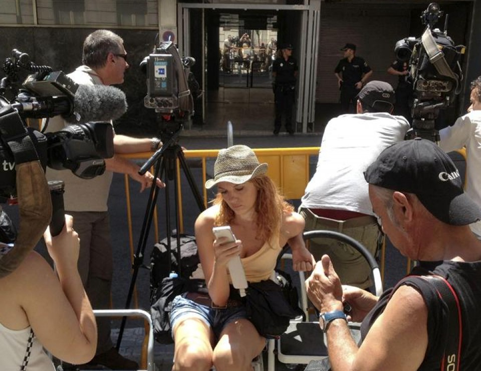 Kazetariak Auzitegi Nazionalaren aurrean. EFE