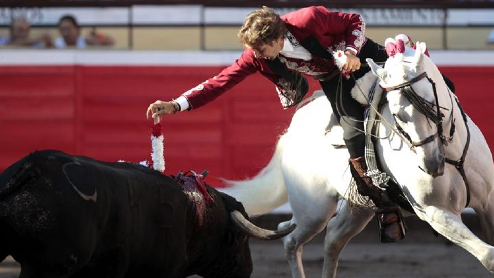 Zezenketak, egitarauaren parte garrantzitsua. Argazkia: EFE