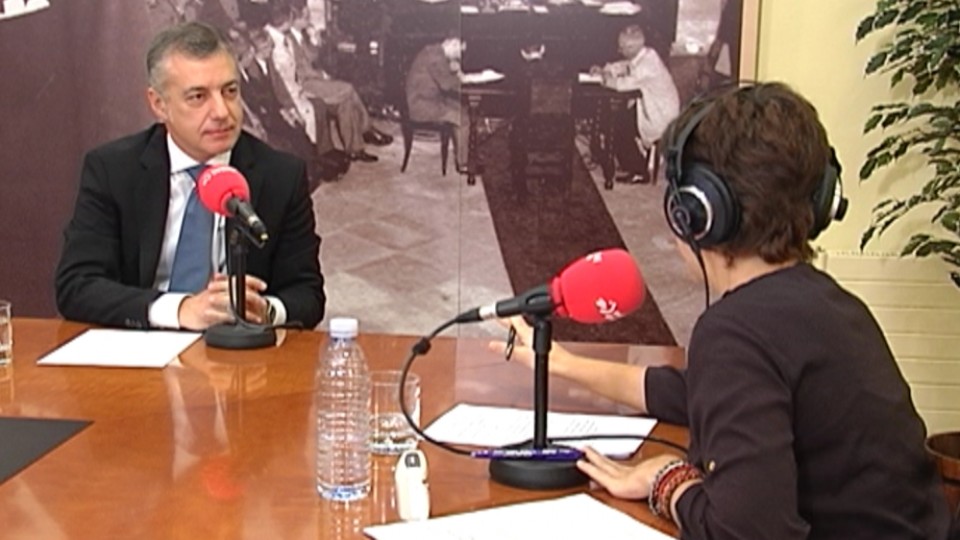 Iñigo Urkullu durante la entrevista en Euskadi Irratia