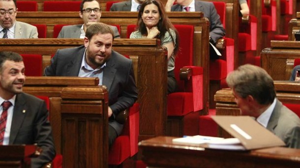 Junqueras (ERC), Masequin (CiU) hizketan.