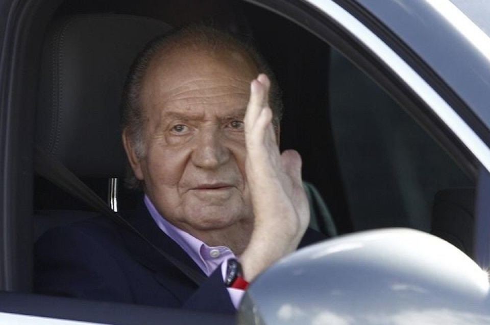 Juan Carlos erregeak aitatasun salaketaren aurka egin du Gorenean