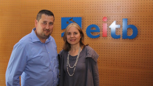 Odile Kruzeta, Directora de las emisoras del ente, y Jokin Villanueva, Presidente de la Cuadrilla