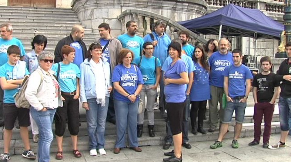 Manifestazioaren deitzaileak, gaur eguerdian, Bilbon