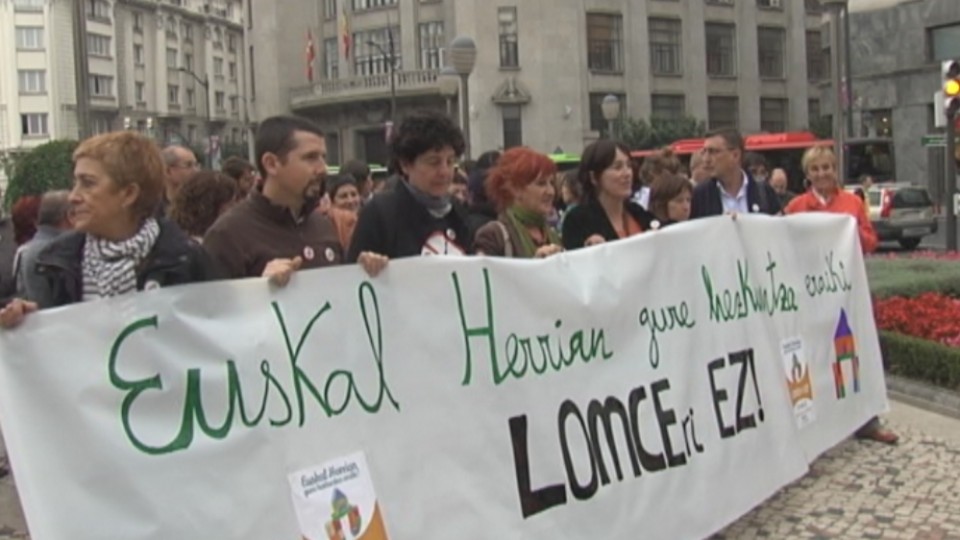 Concentración que han realizado los sindicatos en Bilbao