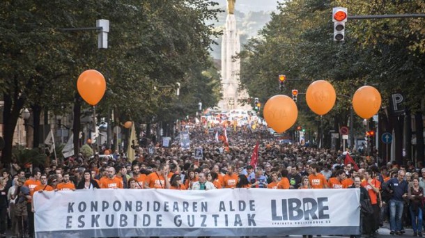 Imagen de la manifestación celebrada en Bilbao en contra de los macrojuicios. Foto: EFE