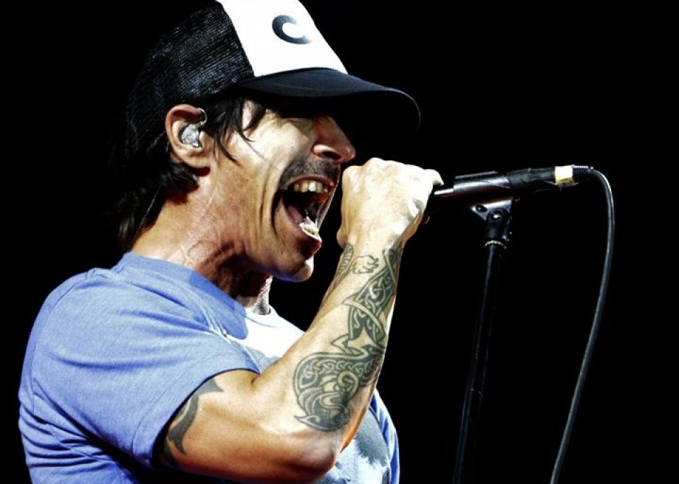 Foto de Anthony Kiedis, cantante de Red Hot Chili Peppers en Paraguay. Foto: EFE