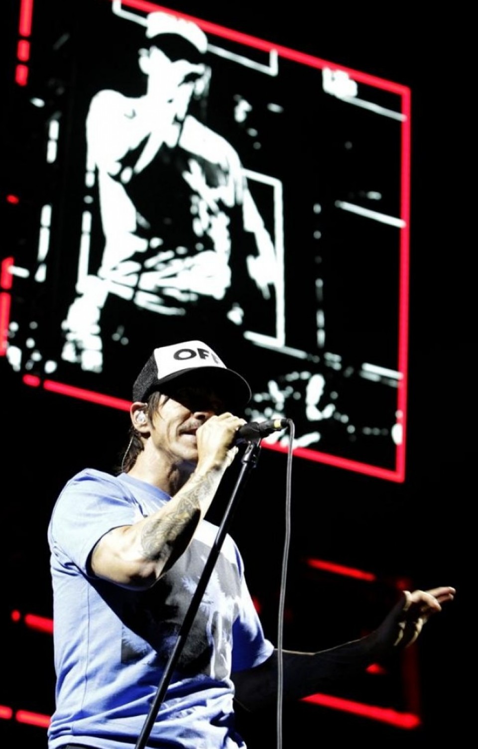 Foto de Anthony Kiedis, cantante de Red Hot Chili Peppers en Paraguay. Foto: EFE
