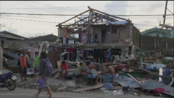 Filipinak alarma egoeran