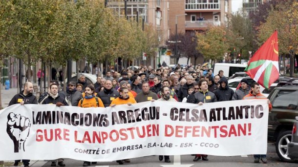 Manifestación de los trabajadores hoy en Vitoria-Gasteiz.