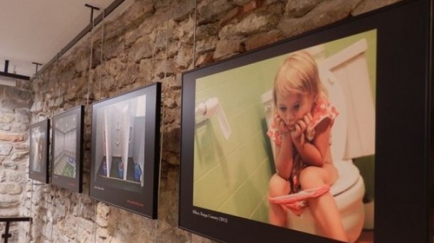 Komunei buruzko erakusketak ateak zabaldu ditu