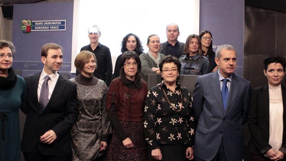 El equipo de i-botika, en la presentación. EFE.